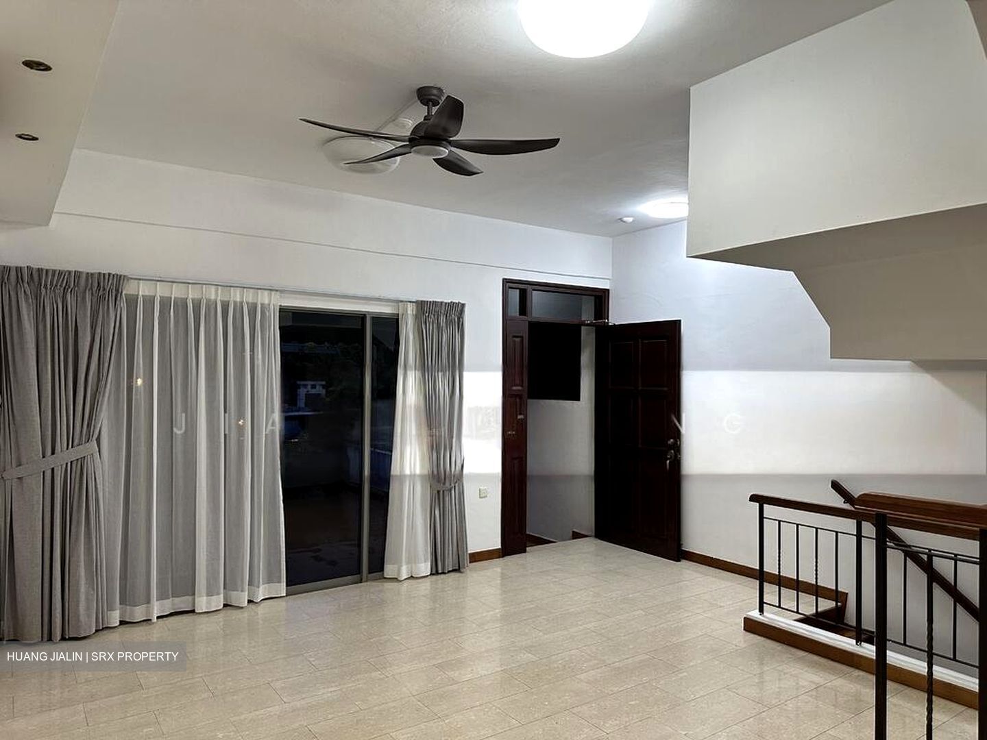 Dmanor (D16), Terrace #546592851